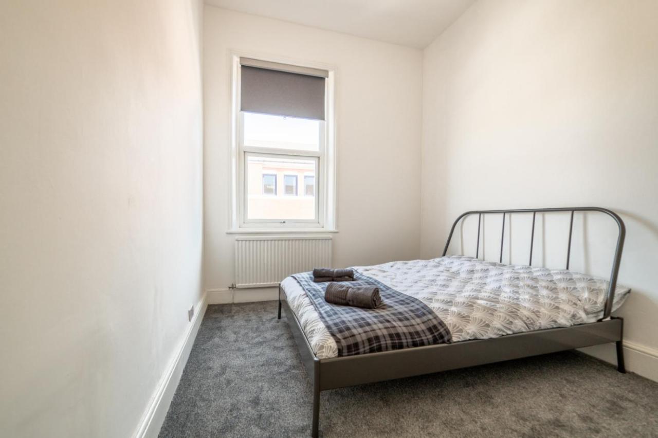 Peaky Blinders Apartment 5 Min Walk To Blackpool Tower Sleeps Up To 14 Luaran gambar