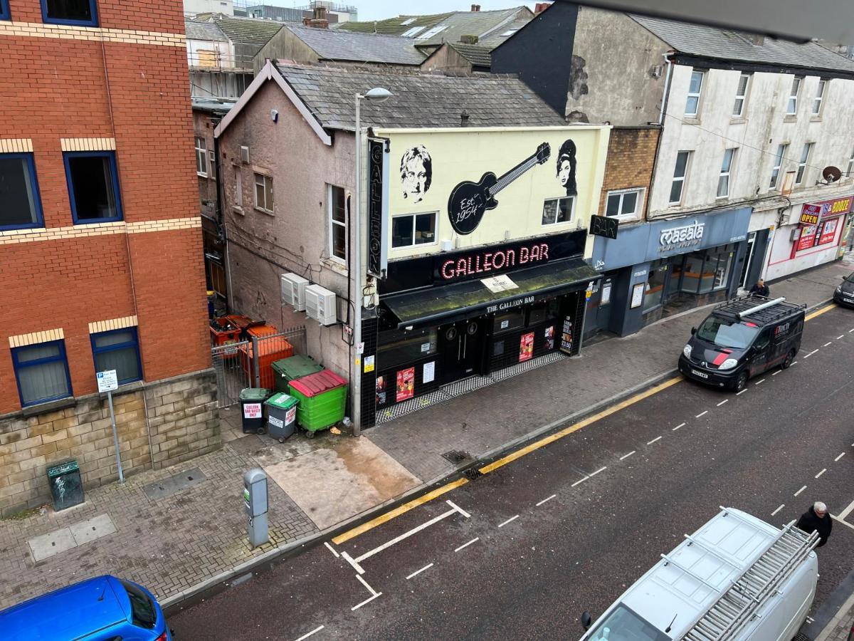 Peaky Blinders Apartment 5 Min Walk To Blackpool Tower Sleeps Up To 14 Luaran gambar